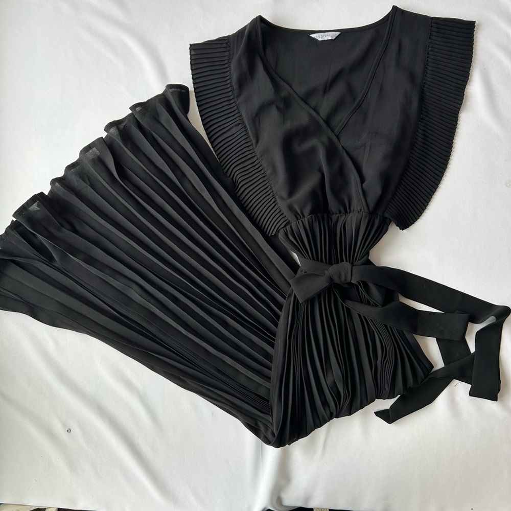 Women’s Chic Black Dress